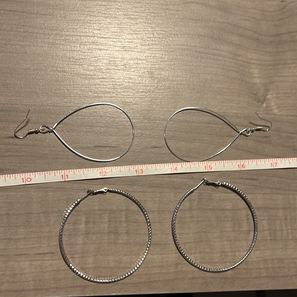 2 pairs of earrings - Picture 4 of 4